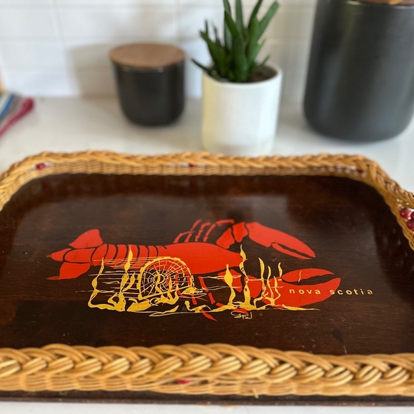 Vintage Nova Scotia Souvenir Tray – Lobster Design with Wicker Edge - Picture 3 of 8